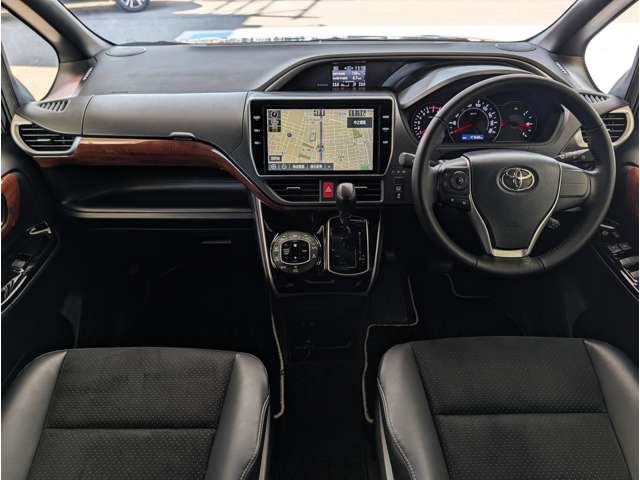 トヨタ ヴォクシー ２．０ ＺＳ 煌ＩＩＩ R2年 (東海) 99