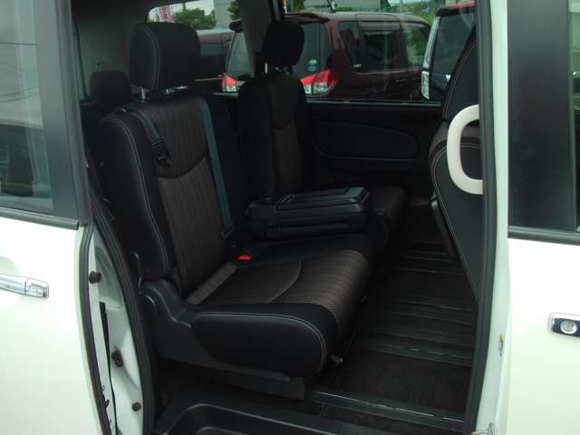 日産 セレナ ２．０ ハイウェイスター Ｖセレクション＋ＳＡＦＥＴＹＩＩ Ｓ－ＨＹＢＲＩＤ H28年 (関東) 99