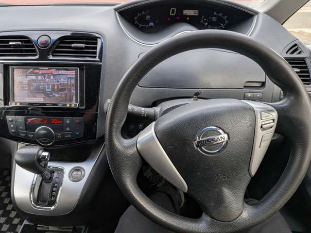 日産 セレナ ２．０ ２０Ｘ Ｓ－ＨＹＢＲＩＤ H26年 () 99