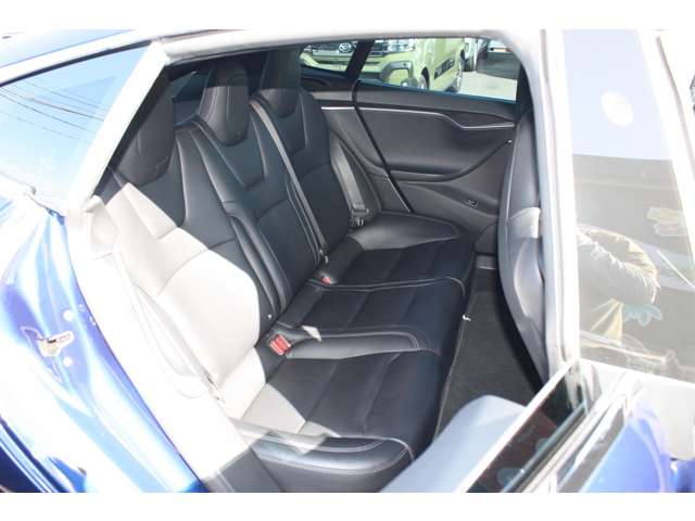 テスラ モデルＳ ＬＯＮＧ ＲＡＮＧＥ R2年 (関東) 99