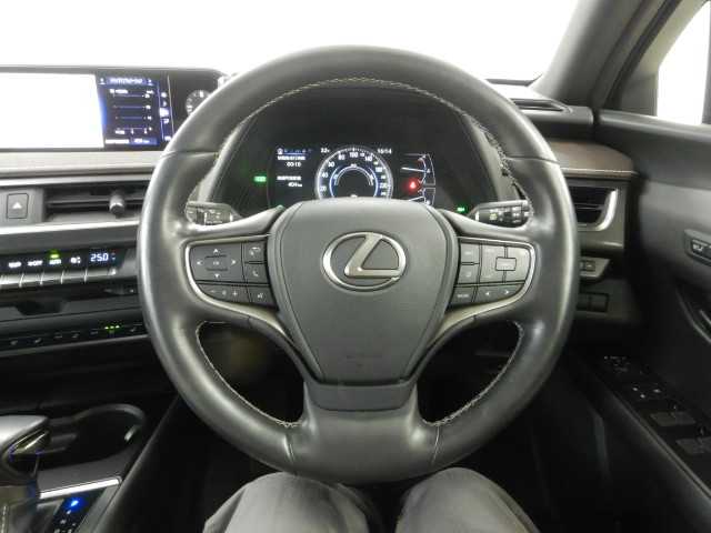 レクサス ＵＸ２５０ｈ バージョンＬ R1年 () 99