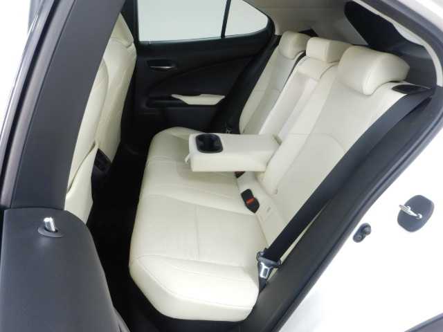 レクサス ＵＸ２５０ｈ バージョンＬ R1年 () 99