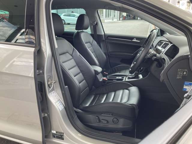 フォルクスワーゲン ゴルフ ＴＳＩ　ハイライン H29年 (東北) 99