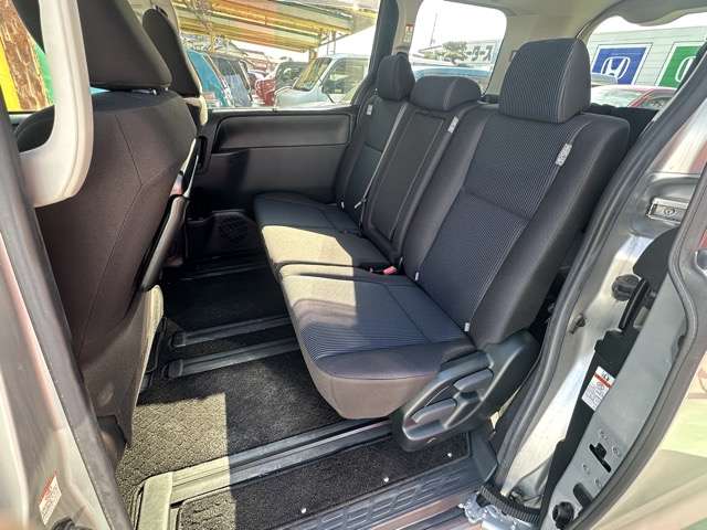 トヨタ ノア ２．０ Ｘ R3年 (東海) 99