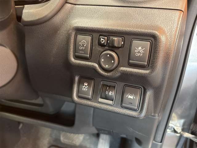 日産 ノート １．２ Ｘ H30年 (近畿) 99
