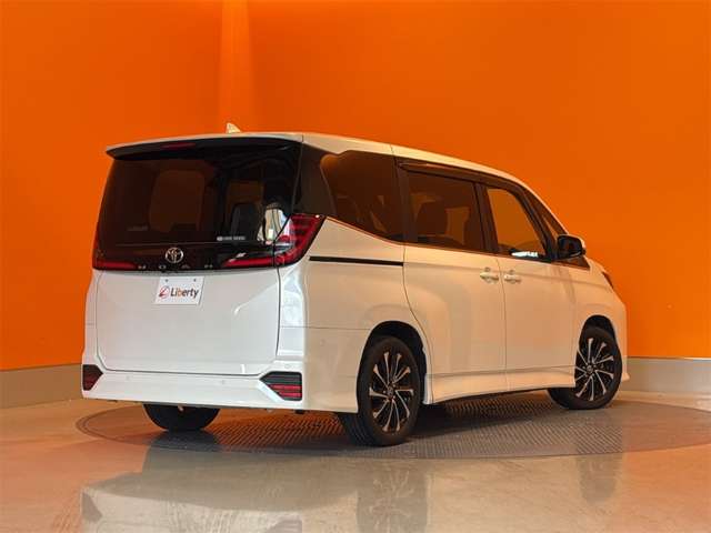 トヨタ ノア ２．０ Ｓ－Ｚ R4年 (近畿) 99