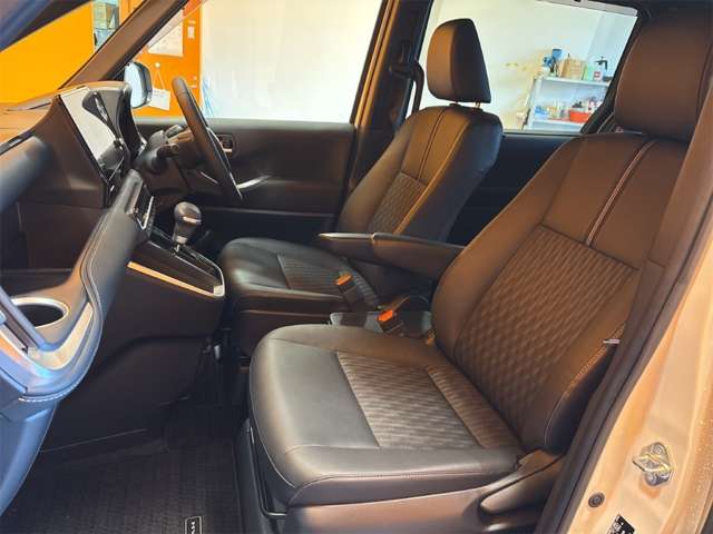 トヨタ ノア ２．０ Ｓ－Ｚ R4年 (近畿) 99