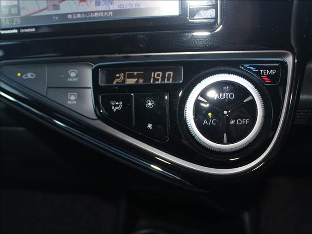 トヨタ アクア １．５ Ｓ H30年 (関東) 99