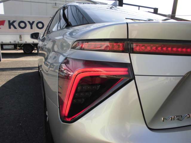 トヨタ ＭＩＲＡＩ ベースモデル H28年 (近畿) 99