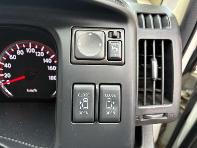日産 セレナ ２．０ ハイウェイスター Ｖエアロセレクション H22年 (関東) 99