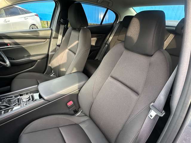 マツダ ＭＡＺＤＡ３　セダン ２．０ Ｘ ブラックトーンエディション ４ＷＤ R4年 (関東) 99