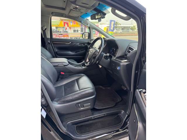トヨタ アルファード　ハイブリッド ハイブリッド ２．５ ＳＲ Ｃパッケージ Ｅ－ＦＯＵＲ ４ＷＤ H29年 (九州・沖縄) 99