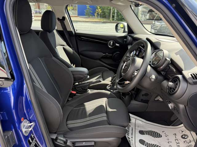 ミニ ミニ クーパーＳ ５ドア ＤＣＴ R1年 (東海) 99