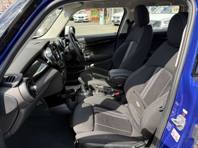 ミニ ミニ クーパーＳ ５ドア ＤＣＴ R1年 (東海) 99