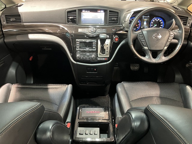 日産 エルグランド ２．５ ２５０ハイウェイスターＳ アーバンクロム R1年 (近畿) 99