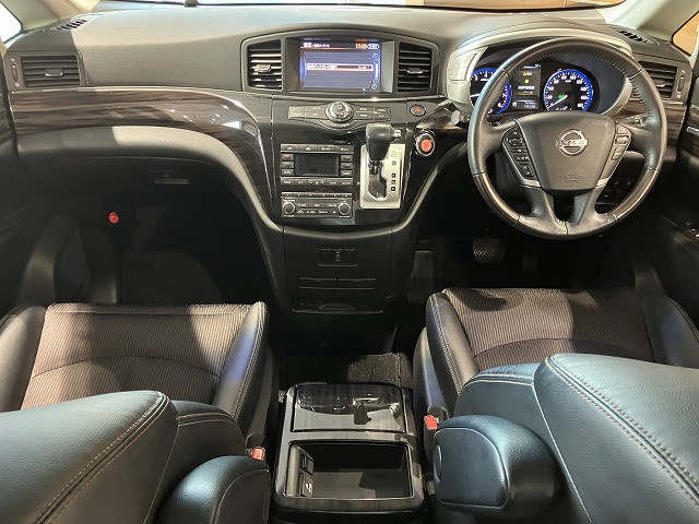 日産 エルグランド ２．５ ２５０ハイウェイスターＳ アーバンクロム H28年 (近畿) 99