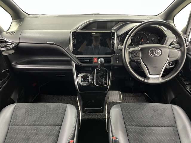 トヨタ ヴォクシー ２．０ ＺＳ 煌ＩＩＩ R3年 (近畿) 99