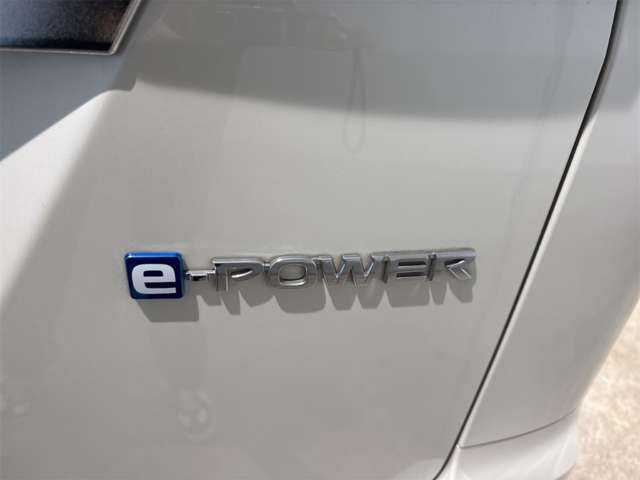 日産 セレナ １．２ Ｅ－ＰＯＷＥＲ ハイウェイスター Ｖ R1年 (近畿) 99