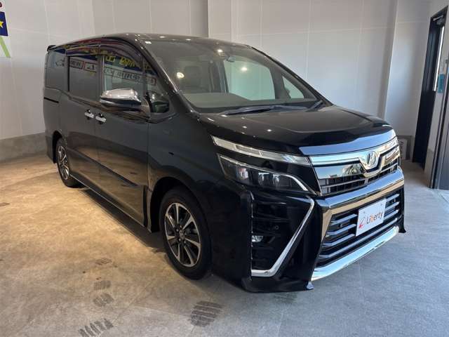トヨタ ヴォクシー ２．０ ＺＳ 煌ＩＩ R1年 (近畿) 99