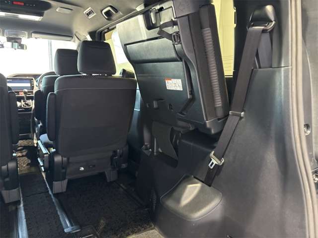 トヨタ ヴォクシー ２．０ ＺＳ 煌ＩＩ R1年 (近畿) 99