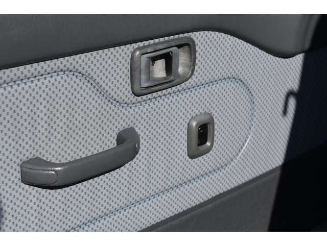 ダイハツ ハイゼットトラック ６６０ エクストラ ３方開 H17年 (近畿) 99