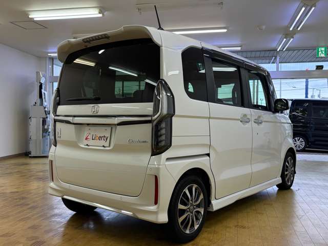 ホンダ Ｎ　ＢＯＸ カスタム ６６０ Ｌ R4年 (四国) 99