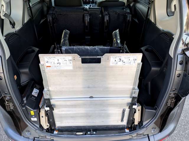 トヨタ シエンタ １．５ Ｇ ウェルキャブ 車イス仕様車 タイプＩ 助手席側セカンドシート付 H29年 (東海) 99