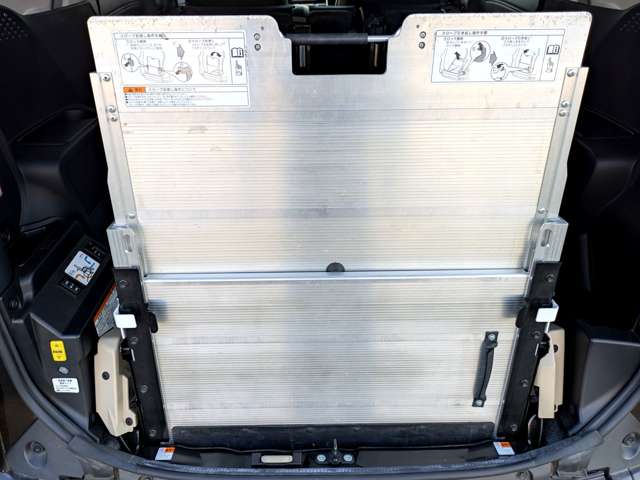 トヨタ シエンタ １．５ Ｇ ウェルキャブ 車イス仕様車 タイプＩ 助手席側セカンドシート付 H29年 (東海) 99