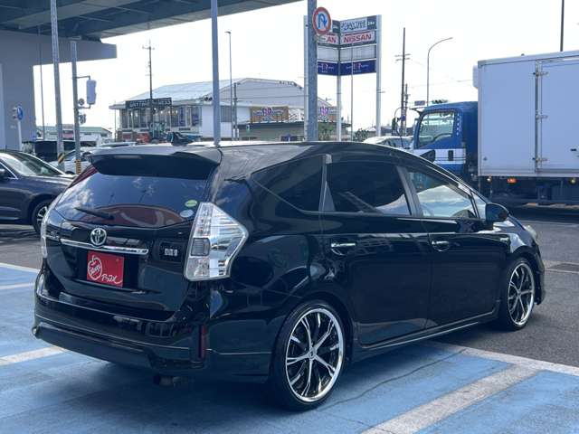 トヨタ プリウスΑ １．８ Ｇ チューン ブラック H26年 (東海) 99