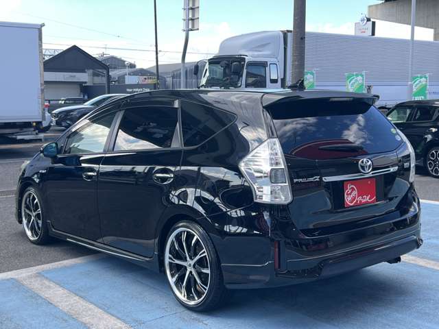 トヨタ プリウスΑ １．８ Ｇ チューン ブラック H26年 (東海) 99