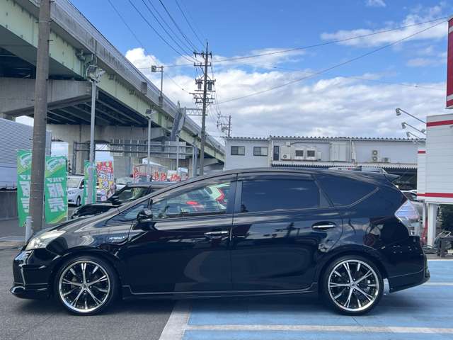 トヨタ プリウスΑ １．８ Ｇ チューン ブラック H26年 (東海) 99