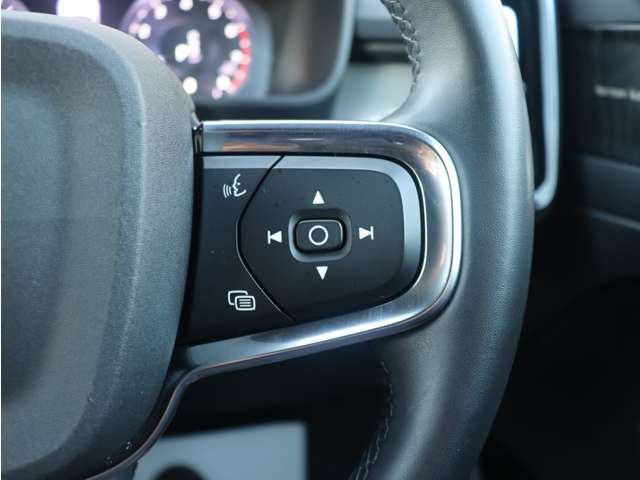 ボルボ ＸＣ４０ Ｂ４ ＡＷＤ インスクリプション ４ＷＤ R3年 (東海) 99