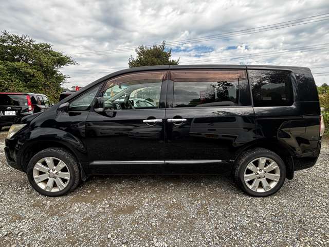三菱 デリカ　Ｄ：５ ２．４ Ｇ ナビパッケージ ４ＷＤ H22年 (関東) 99