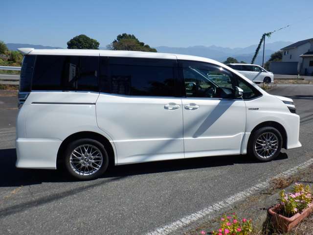 トヨタ ヴォクシー １．８ ハイブリッド ＺＳ H29年 () 99