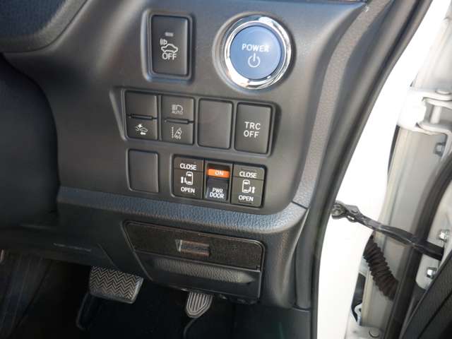 トヨタ ヴォクシー １．８ ハイブリッド ＺＳ H29年 () 99