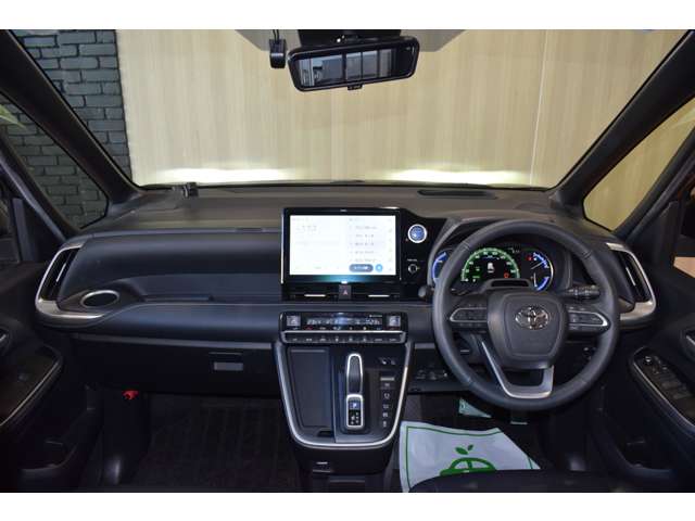 トヨタ ノア １．８ ハイブリッド Ｓ－Ｚ Ｅ－ＦＯＵＲ ４ＷＤ R4年 (北海道) 99