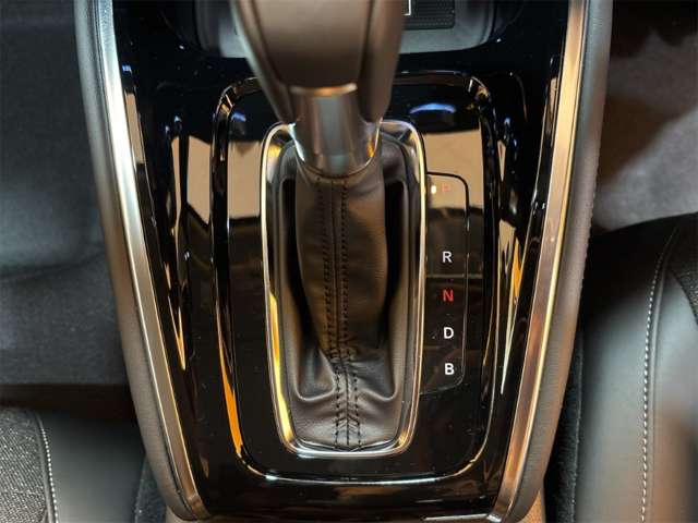 ホンダ ヴェゼル １．５ Ｅ：ＨＥＶ Ｚ R8年 (近畿) 99