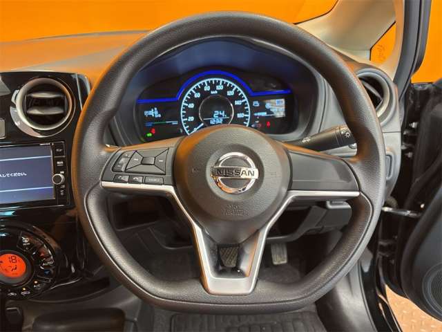 日産 ノート １．２ Ｅ－ＰＯＷＥＲ Ｘ H30年 (近畿) 99