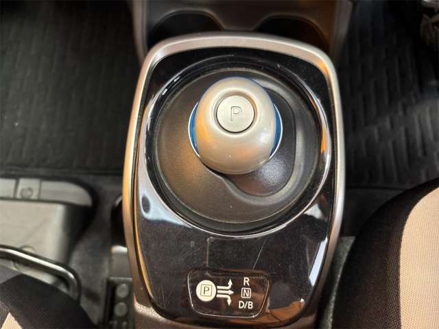 日産 ノート １．２ Ｅ－ＰＯＷＥＲ Ｘ H30年 (近畿) 99