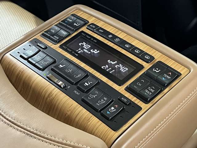 レクサス ＬＳハイブリッド ６００Ｈ バージョンＬ ４ＷＤ H25年 (関東) 99