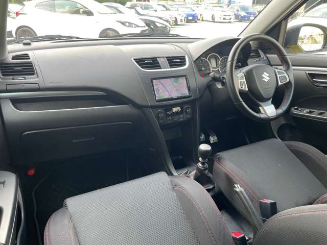 スズキ スイフト １．６ スポーツ H27年 (関東) 99