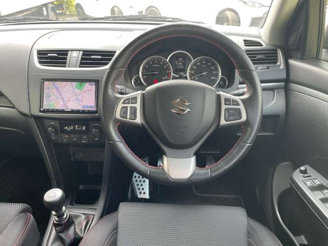 スズキ スイフト １．６ スポーツ H27年 (関東) 99