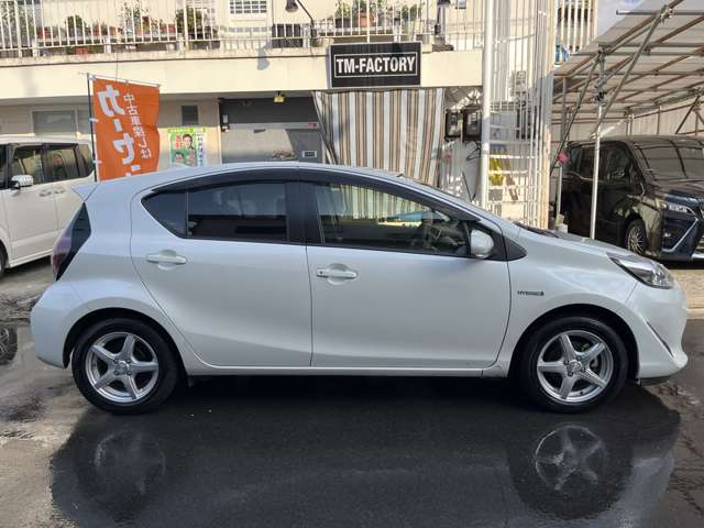 トヨタ アクア １．５ Ｓ R1年 (近畿) 99