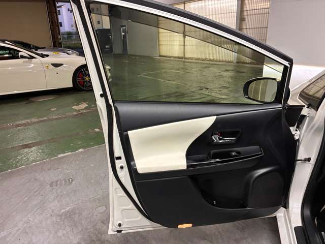 トヨタ プリウスΑ １．８ Ｓ チューン ブラックＩＩ R1年 (近畿) 99