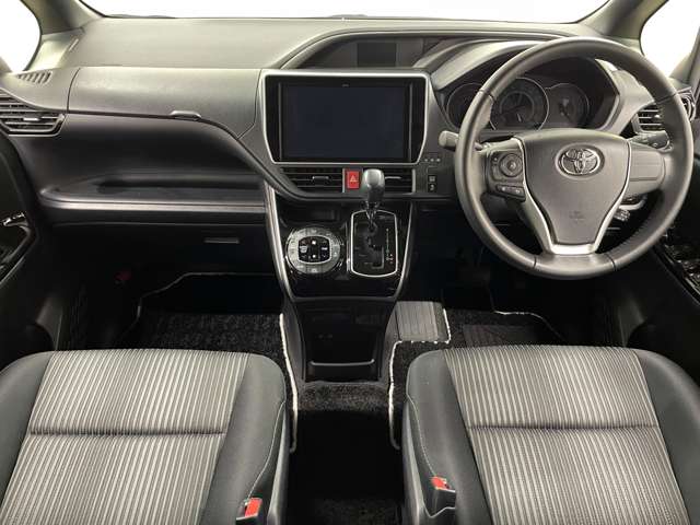 トヨタ ヴォクシー ２．０ ＺＳ 煌ＩＩ R1年 (近畿) 99