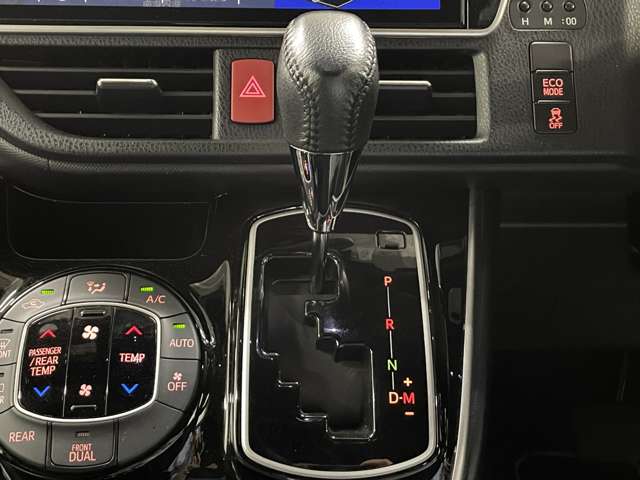トヨタ ヴォクシー ２．０ ＺＳ 煌ＩＩ R1年 (近畿) 99