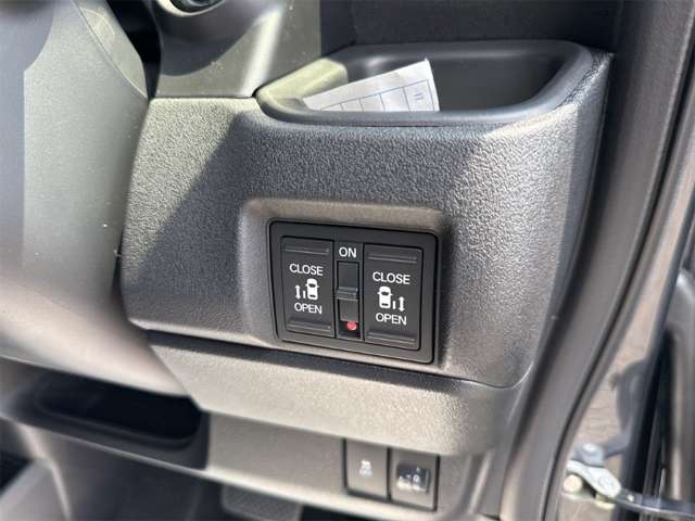 ホンダ Ｎ　ＢＯＸ カスタム ６６０ ブラック スタイル R8年 (近畿) 99
