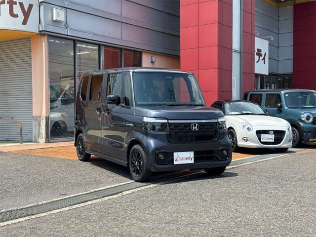 ホンダ Ｎ　ＢＯＸ カスタム ６６０ ブラック スタイル R8年 (近畿) 99