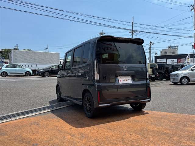 ホンダ Ｎ　ＢＯＸ カスタム ６６０ ブラック スタイル R8年 (近畿) 99