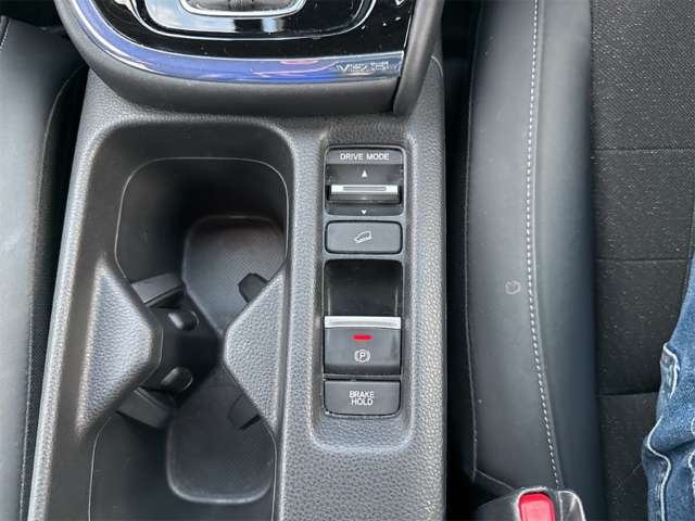 ホンダ ヴェゼル １．５ Ｅ：ＨＥＶ Ｚ R6年 (近畿) 99